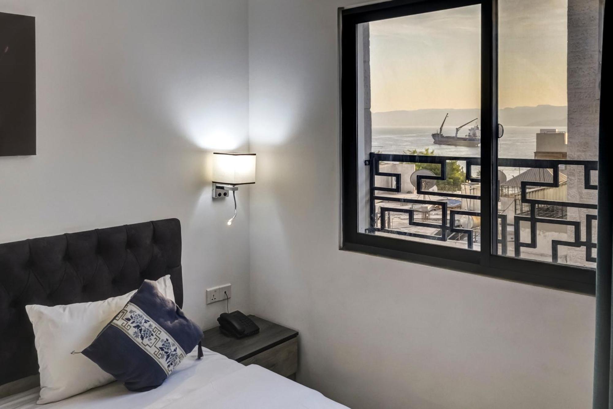 Down Town Hotel Akabe Dış mekan fotoğraf